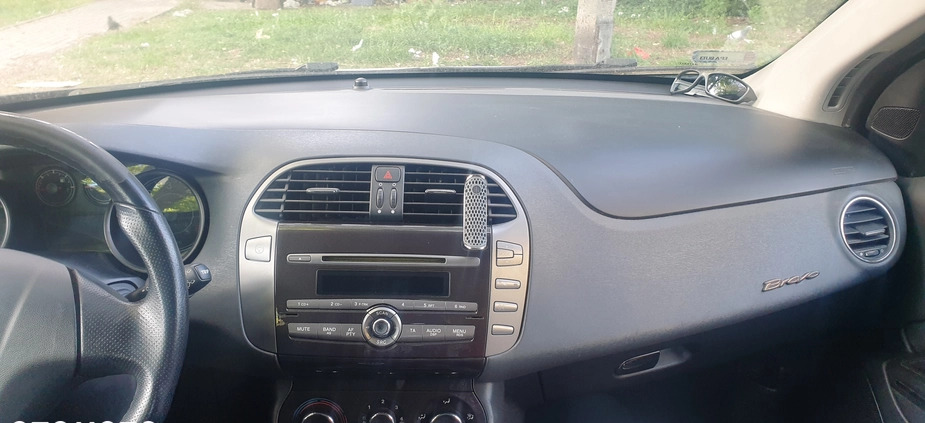 Fiat Bravo cena 9900 przebieg: 244242, rok produkcji 2010 z Łódź małe 137